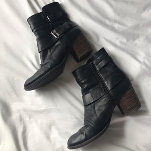 NAYA | Distressed Leather Ankle Bootie | 9M